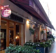 "Photo de Cafe Des Amis, London"